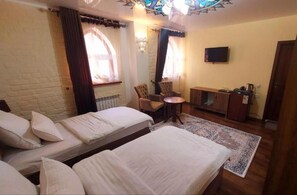 Basic-Zweibettzimmer, Stadtblick