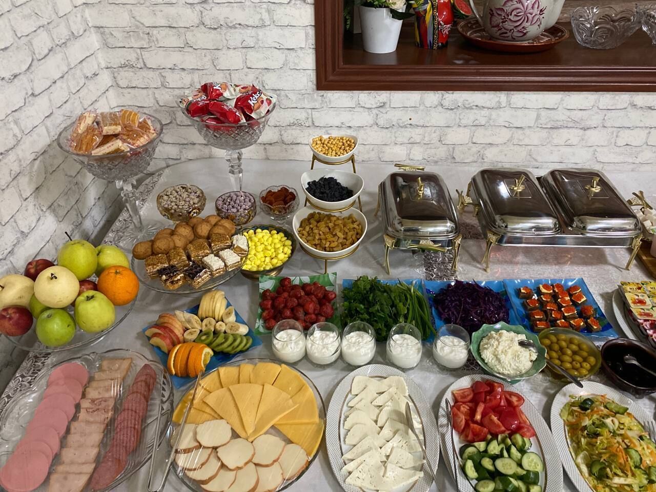 Free daily buffet breakfast