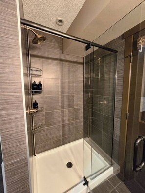 Hair dryer, towels - Stylish 2BR Suite (15 Min DT): EV Charger, Free Parking, Soaker Tub & Projector (Edmonton)