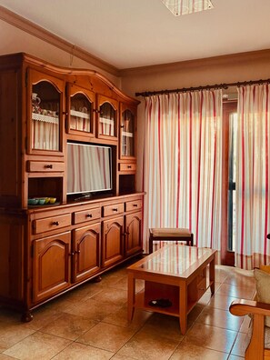 TV - Fresh Flat with Terrace in Puerto Rico (Mogán)