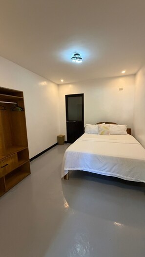 3 chambres, fer et planche à repasser, Wi-Fi, draps fournis
