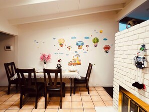 Dining - Fabulous 5-bedroom house in San Jose perfect for your stay (San Jose)
