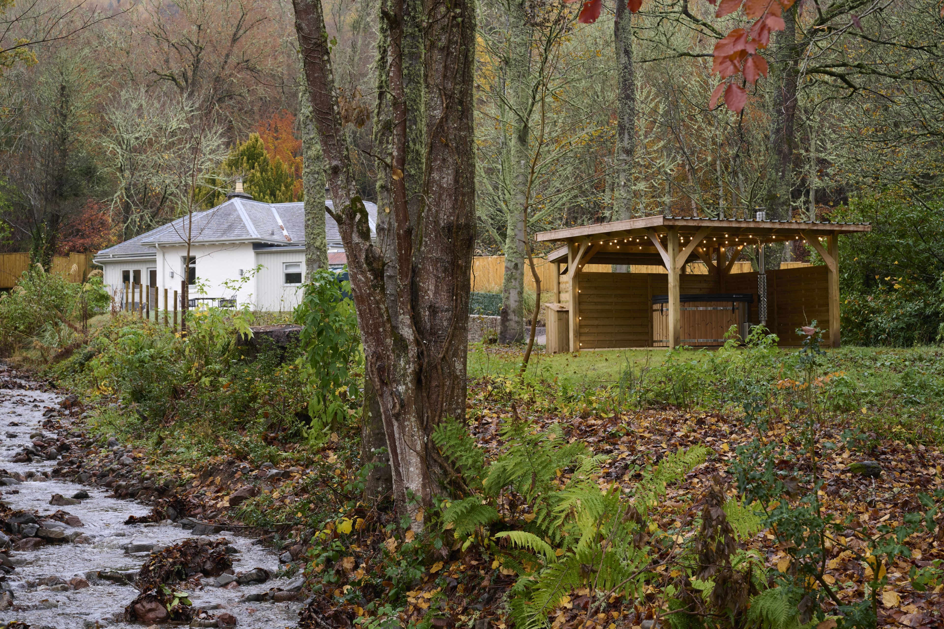 المنطقة المحيطة بالمنشأة
