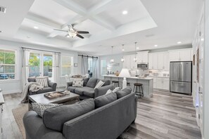Smart TV, table football, books, offices - Walk to Beach w Private Pool & Hot Tub | Golf Cart (Panama City Beach)