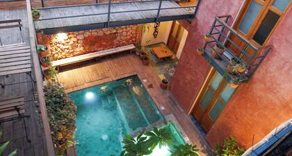 Casa Sabina @ Domus Santa Barbara Apartment with pool access in Zona Colonial