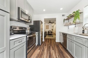 Private kitchen - Rice Village Escape Dining • Shopping • Fun (Houston)