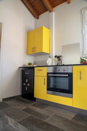 Private kitchen - 5 minutes from beaches and rivers! Nature bungalow in Pointe-Noire. (Pointe-Noire)