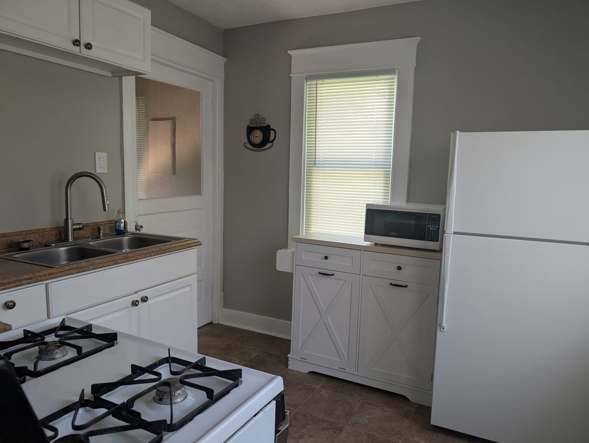 Micro-ondes, four, plaque de cuisson