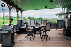 تناول الطعام بالخارج