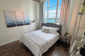 Bügeleisen/Bügelbrett, WLAN, Bettwäsche