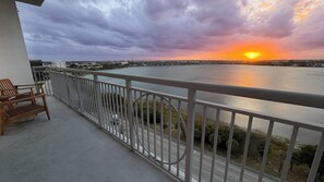 Property grounds - Downtown WPB Condo with Stunning Lakefront Views (West Palm Beach)