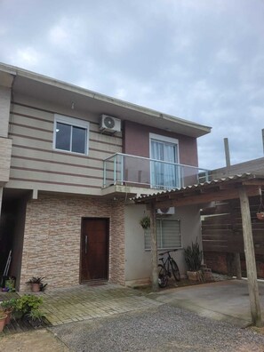 Exterior - Spacious and comfortable house in the Ingleses neighborhood. (Florianópolis)