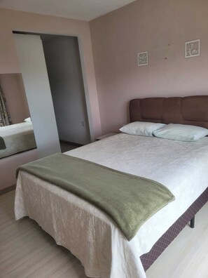 3 bedrooms, WiFi, bed sheets - Spacious and comfortable house in the Ingleses neighborhood. (Florianópolis)