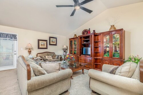 Spacious 5-bedroom house in serene O'Fallon with AC