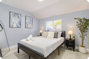 مكواة/لوح كي وواي فاي مجانًا وملاءات أسرّة