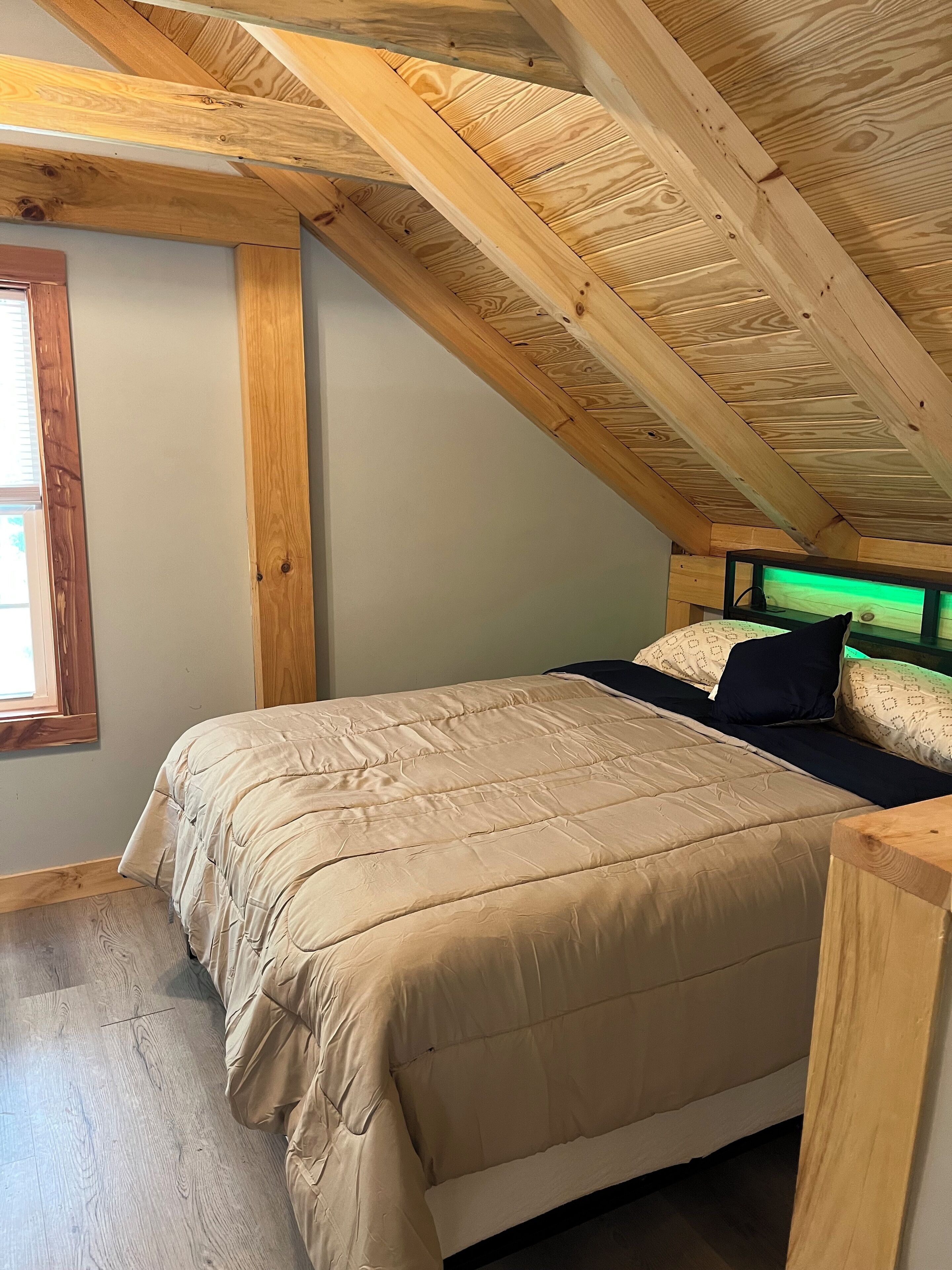 5 bedrooms, in-room safe, free WiFi, bed sheets
