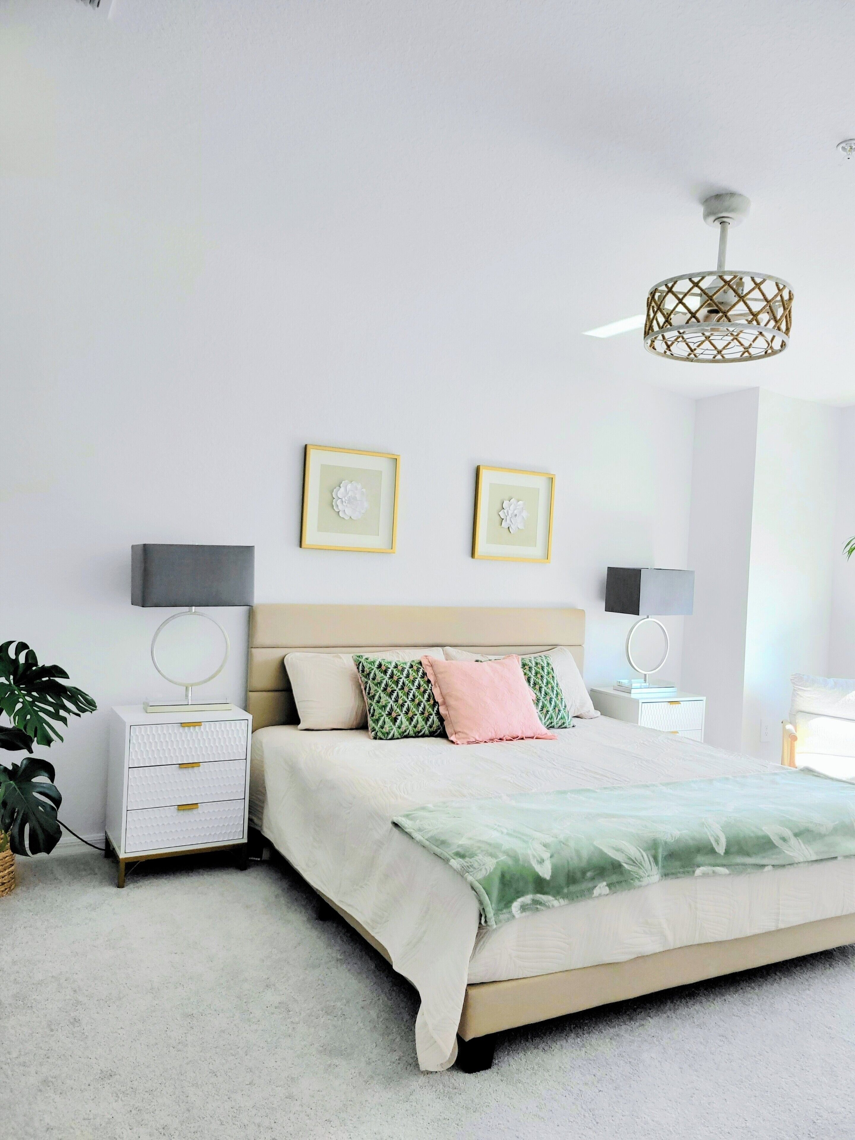 Desk, iron/ironing board, WiFi, bed sheets