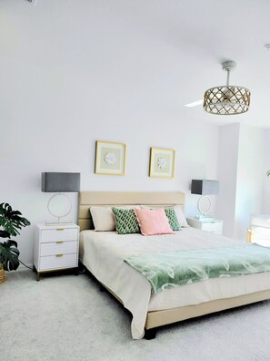 Desk, iron/ironing board, WiFi, bed sheets
