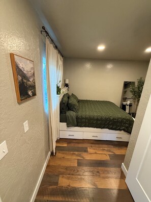 1 bedroom, WiFi, bed sheets