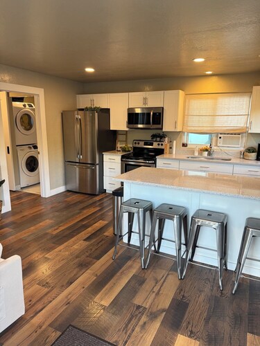 LAVA HOT SPRINGS TINY HOUSE @ PORTNEUF BEND