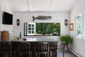 Dining - Beautiful Cotuit Home w/Amazing Pool, near Beaches (Cotuit)