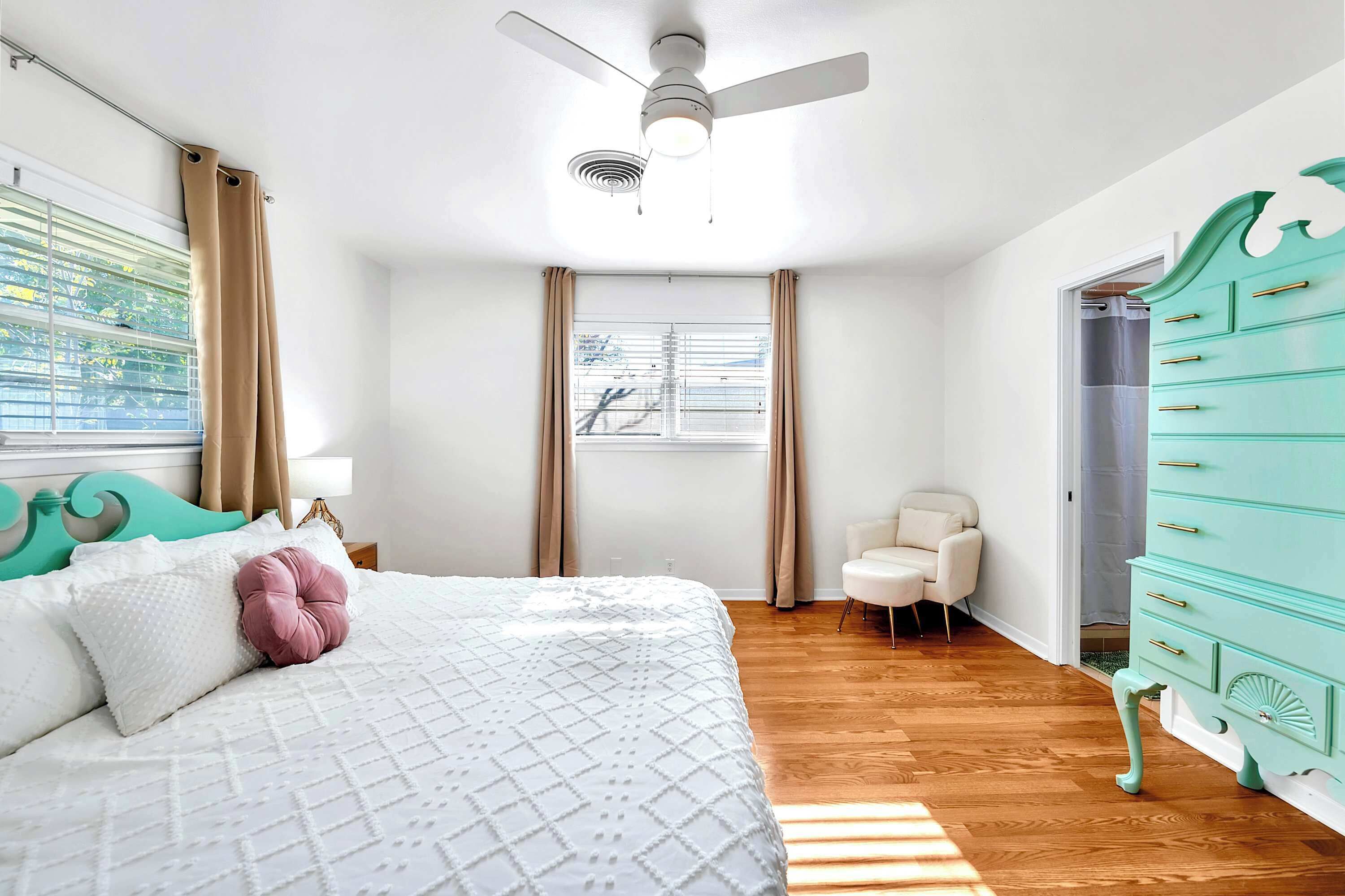 Iron/ironing board, travel cot, WiFi, bed sheets