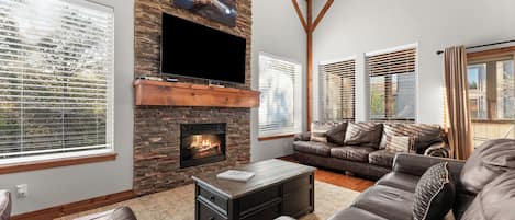 Télévision, cheminée