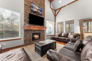 TV, fireplace