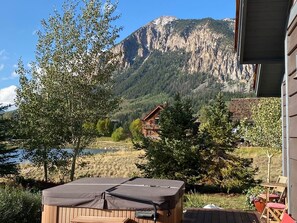 Tina de hidromasaje al aire libre