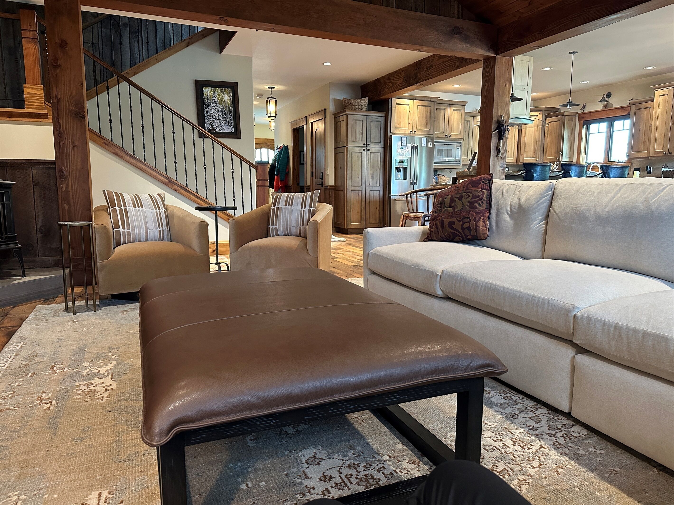 Smart-TV, Kamin, Bücher