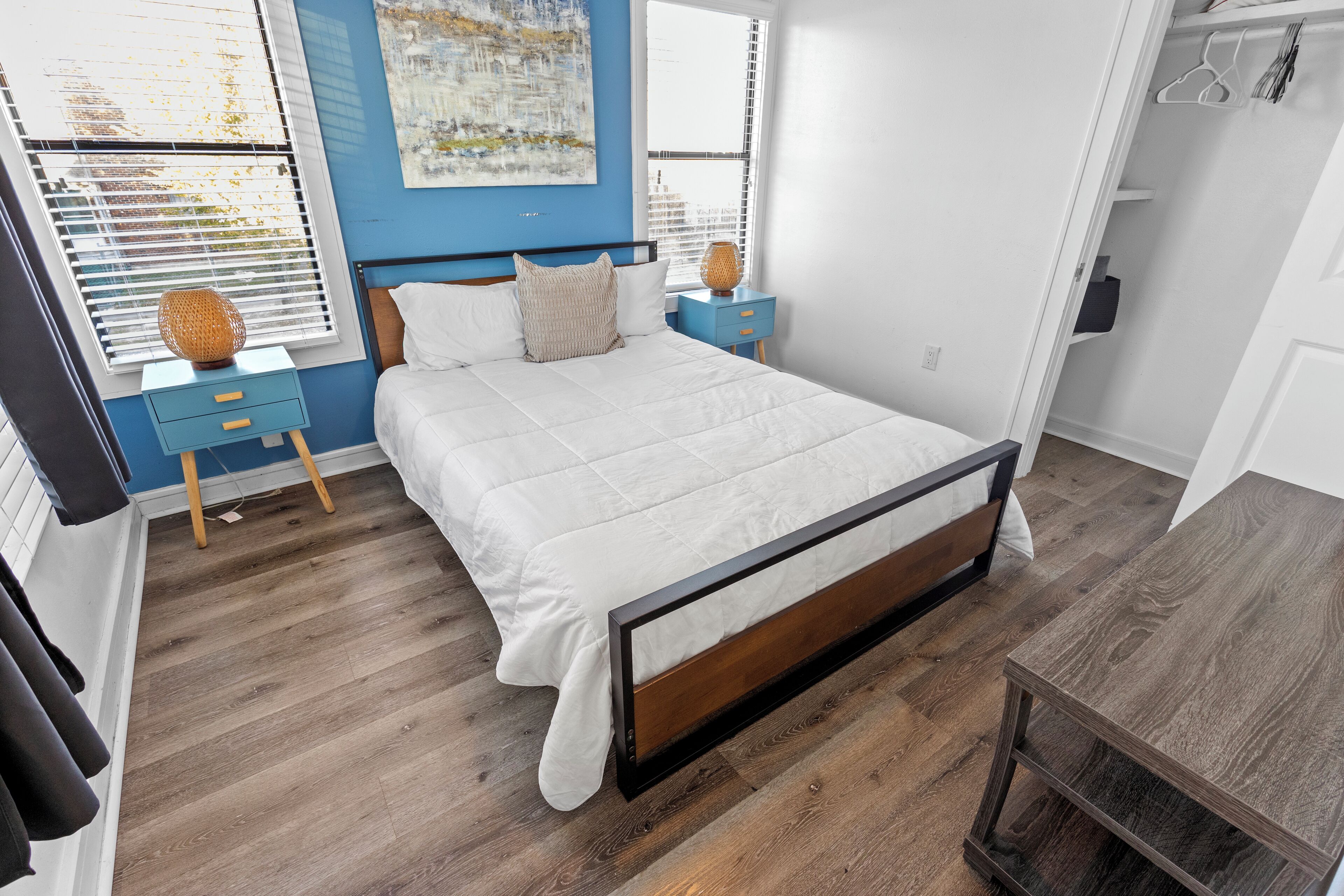 Fer et planche à repasser, Wi-Fi gratuit, draps fournis