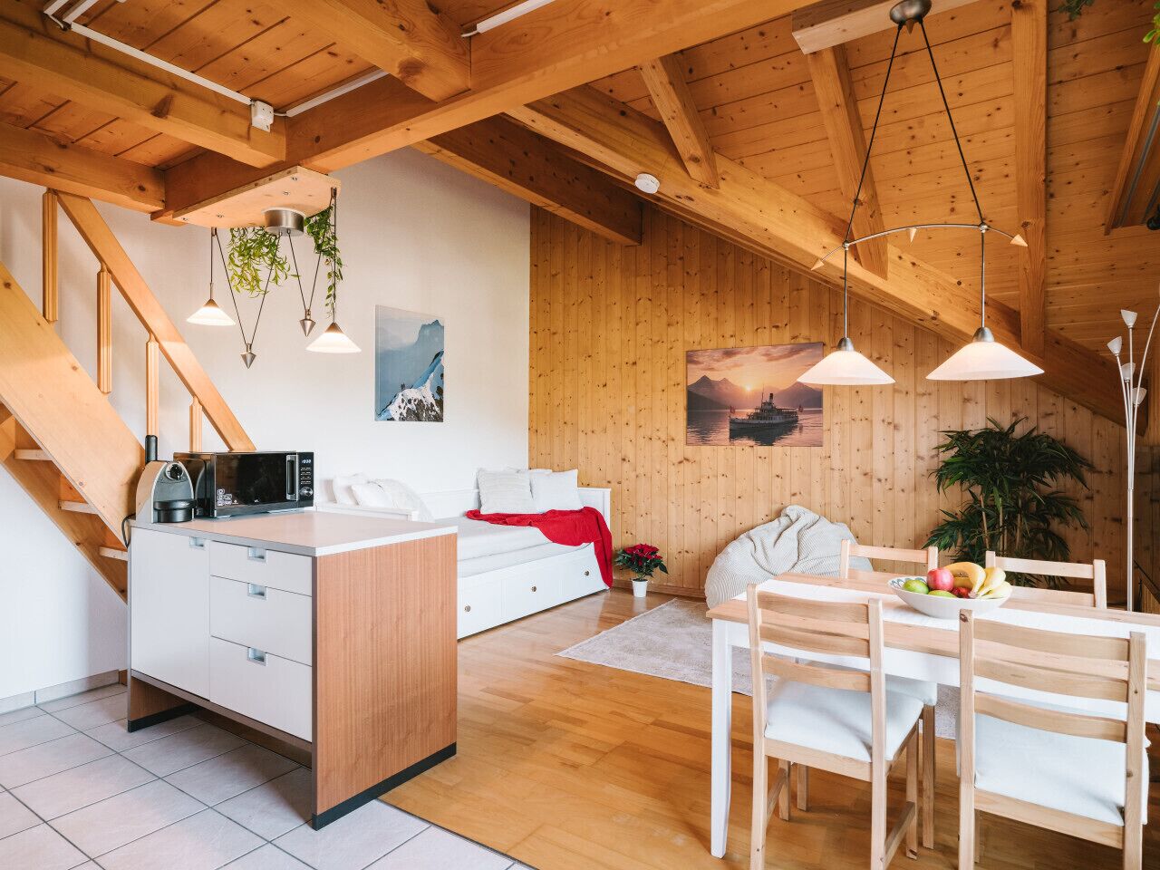 Televisión y oficina 