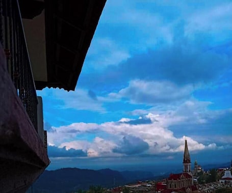 Terraza o patio. hotel Posada Jarritos