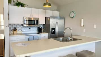 Mikrowelle, Ofen, Herdplatte, GeschirrspĂŒler