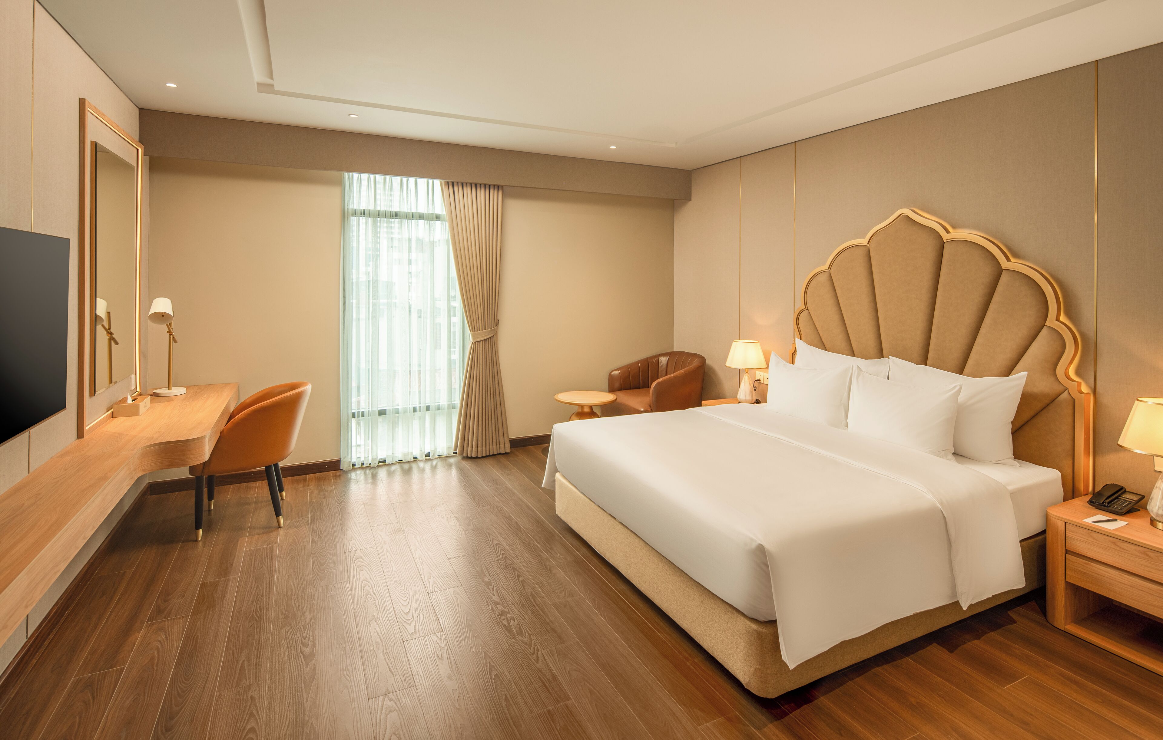 Kahden hengen premier-huone, 1 suuri parisänky, kaupunkinäköala | Tallelokero huoneessa, yksilöllisesti sisustettu