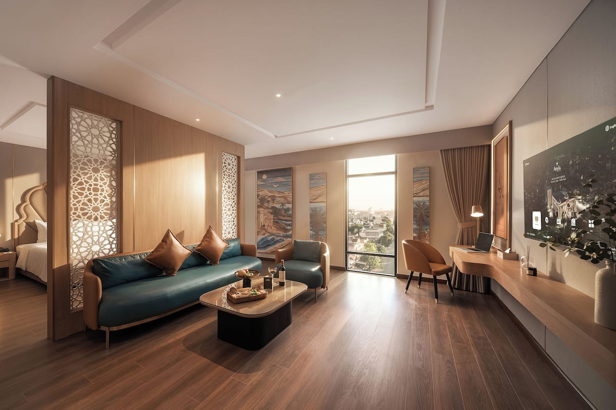 Executive Studio Suite, City View | Living area