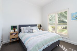 4 slaapkamers, een strijkplank/strijkijzer, wifi, beddengoed