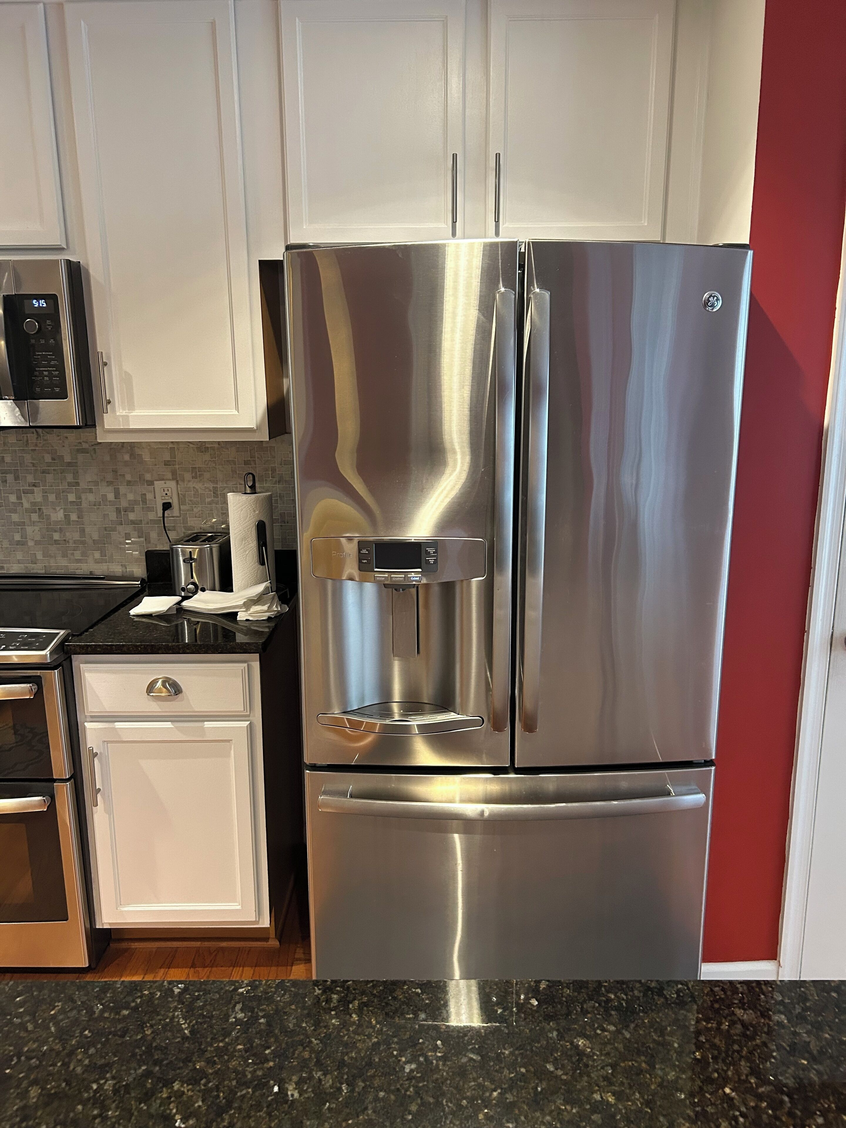 Microondas, horno, placa de cocina, lavavajillas