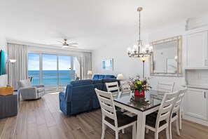Smart TV - Beach Front Unit-Tops'l Resort-Pickleball Courts-Covered Parking-Tides 804 (Miramar Beach)