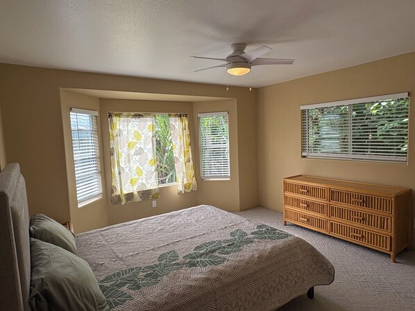 2 bedrooms, iron/ironing board, free WiFi, bed sheets - SPECIAL RATE - New Waimea Listing 2BR/2BA (Kamuela)