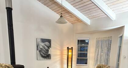 SPECIAL RATE - New Waimea Listing 2BR/2BA