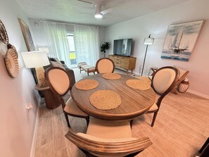 Interior - Lovely 2-bedroom condo across from the beach in peaceful St. Augustine (St. Augustine)