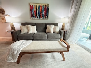TV - Lovely 2-bedroom condo across from the beach in peaceful St. Augustine (St. Augustine)