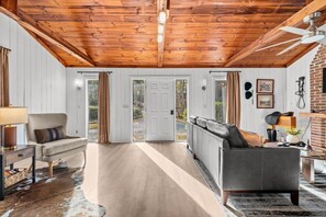 Living area - On A Lark - Walkable to Downtown Southern Pines! (Southern Pines)