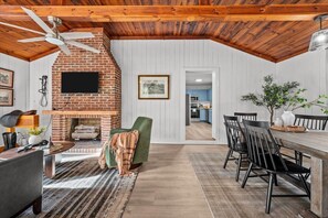Dining - On A Lark - Walkable to Downtown Southern Pines! (Southern Pines)