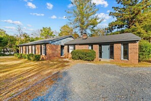 Exterior - On A Lark - Walkable to Downtown Southern Pines! (Southern Pines)