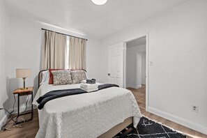 WiFi, bed sheets - On A Lark - Walkable to Downtown Southern Pines! (Southern Pines)