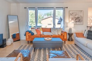 Smart TV, printers - 6BD 4BA W/ 12 Beds, Pool, BBQ, & More (Scottsdale)