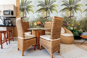 Dining - Apartment with pool ( 5 minutes from the beach) (Manzanillo)