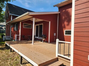 Exterior - Spacious 5BR Family Retreat — Walk to Beach & Downtown South Haven! (South Haven)